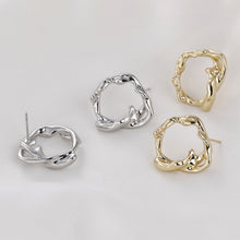 تحميل الصورة إلى عارض المعرض، قرط أذن دائري الشكل بتصميم هندسي مجوف غير منتظم، مصنوع من الذهب/الفضة عيار 14 قيراطًا، ودبوس فضة S925 خالٍ من النيكل، مع حلقة LL167