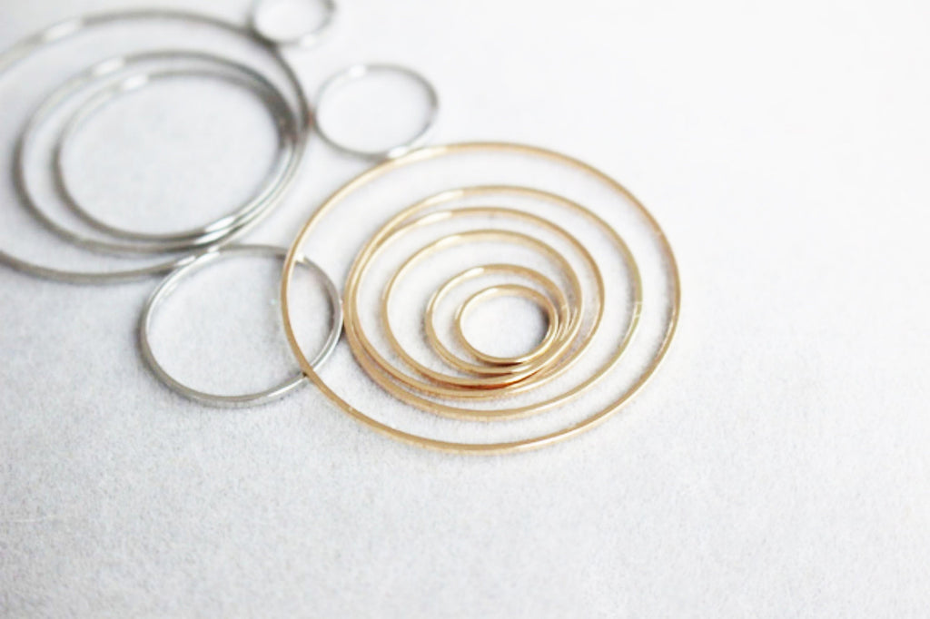 10pcs- 14K Gold Plated Circle Pendant , 8/15/20/25/30/40mm, Nickel Free Circle Charm, Connectors, DIY Jewelry Making Findings JY025