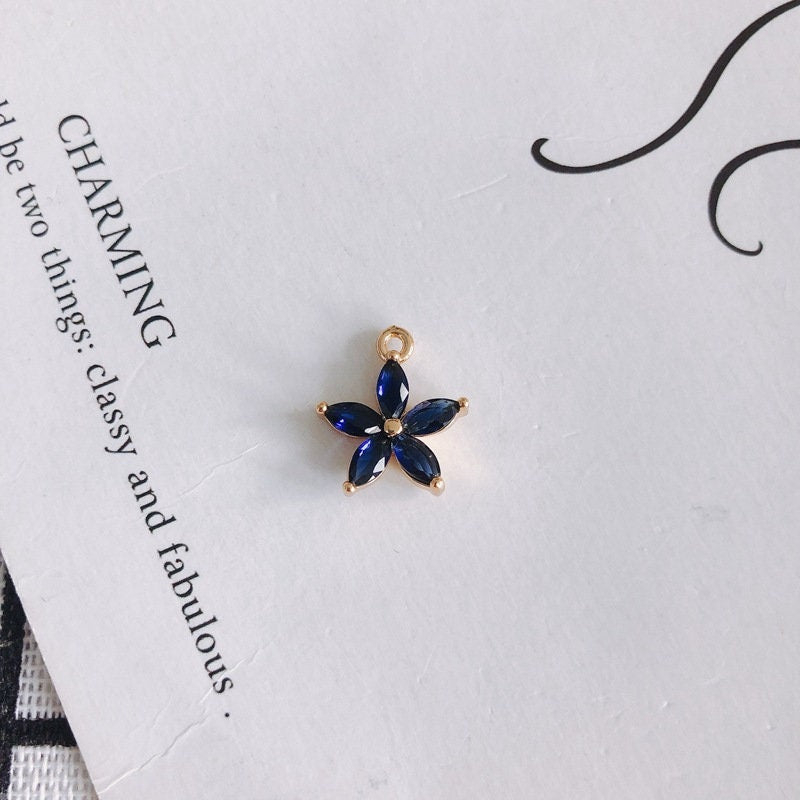 4 colgantes de flor con circonita cúbica, chapados en oro auténtico, accesorios de joyería MY077-F018