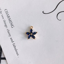 Cargar imagen en el visor de la galería, 4 colgantes de flor con circonita cúbica, chapados en oro auténtico, accesorios de joyería MY077-F018