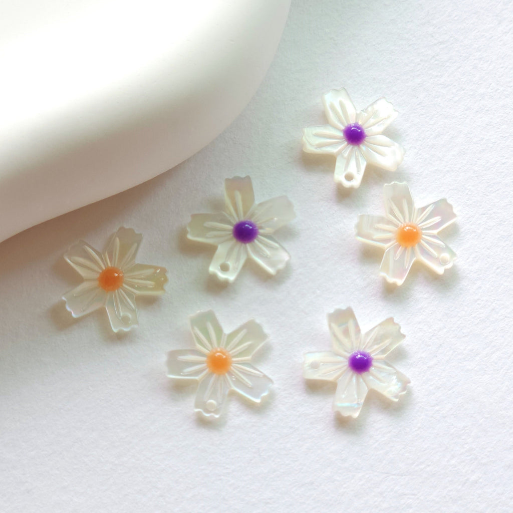 Flowers White Mother-of-Pearl, MOP Shell Pendant, Engraved White Nacre, Shell Charm, Mother of Pearl Jewelry Making Findings RY018