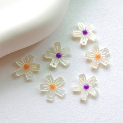 Flowers White Mother-of-Pearl, MOP Shell Pendant, Engraved White Nacre, Shell Charm, Mother of Pearl Jewelry Making Findings RY018