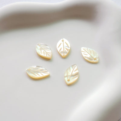 Leaf Shape White Mother-of-Pearl, MOP Shell Pendant, White Nacre, Shell Charm, Mother of Pearl Jewelry Making Findings RY004