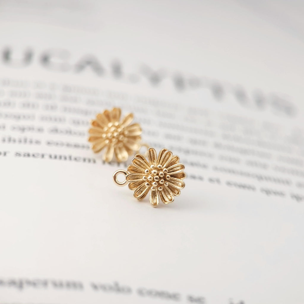 10 قطع من أعمدة أقراط الزهور مع حلقة، دبوس من الفضة الاسترلينية S925، قرط مرصع من النحاس المطلي بالذهب الحقيقي عيار 18 قيراطًا مع حلقة، خالٍ من النيكل، أداة العثور على الأقراط Z097