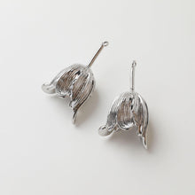 Load image into Gallery viewer, Flower Connector, 14K Gold Plated Flower Connector Charms For Earring Necklace Making, Jewelry Findings GZ748