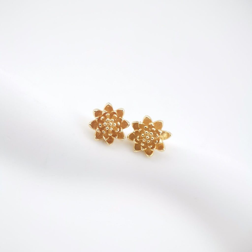 10 قطع من أقراط الزهور مع حلقة، أقراط نحاسية مطلية بالذهب الحقيقي عيار 18 قيراطًا مع حلقة، خالية من النيكل، أداة العثور على الأقراط ZX122