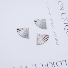 Load image into Gallery viewer, 10pcs Gold Fan Shape Charms, 14K Gold/Silver Plated, Dainty Fan Shape Pendant, Bracelet Making Pendant ZZ074-D