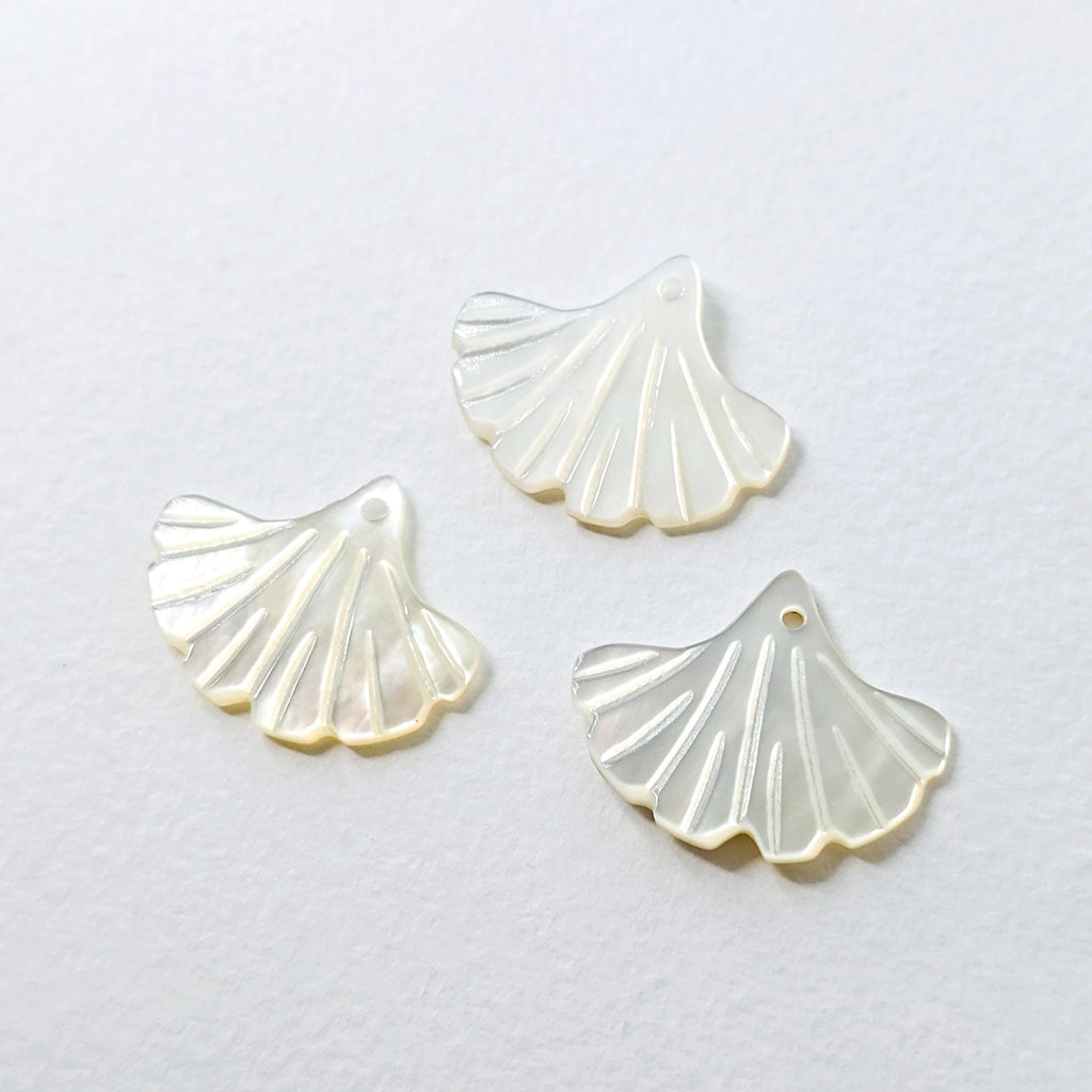 Leaf Shape Shell Pendant, Pearl Oyster Pendant, Shell Charm, Earring Making Findings, Jewelry Making Findings RY065