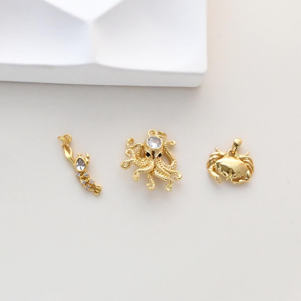 Colgante de cangrejo, colgante de pulpo, colgante de langosta, dije de vida marina en oro, latón chapado en oro de 18 quilates, pavé de circonitas, accesorios de joyería S1316