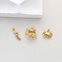 Cargar imagen en el visor de la galería, Colgante de cangrejo, colgante de pulpo, colgante de langosta, dije de vida marina en oro, latón chapado en oro de 18 quilates, pavé de circonitas, accesorios de joyería S1316