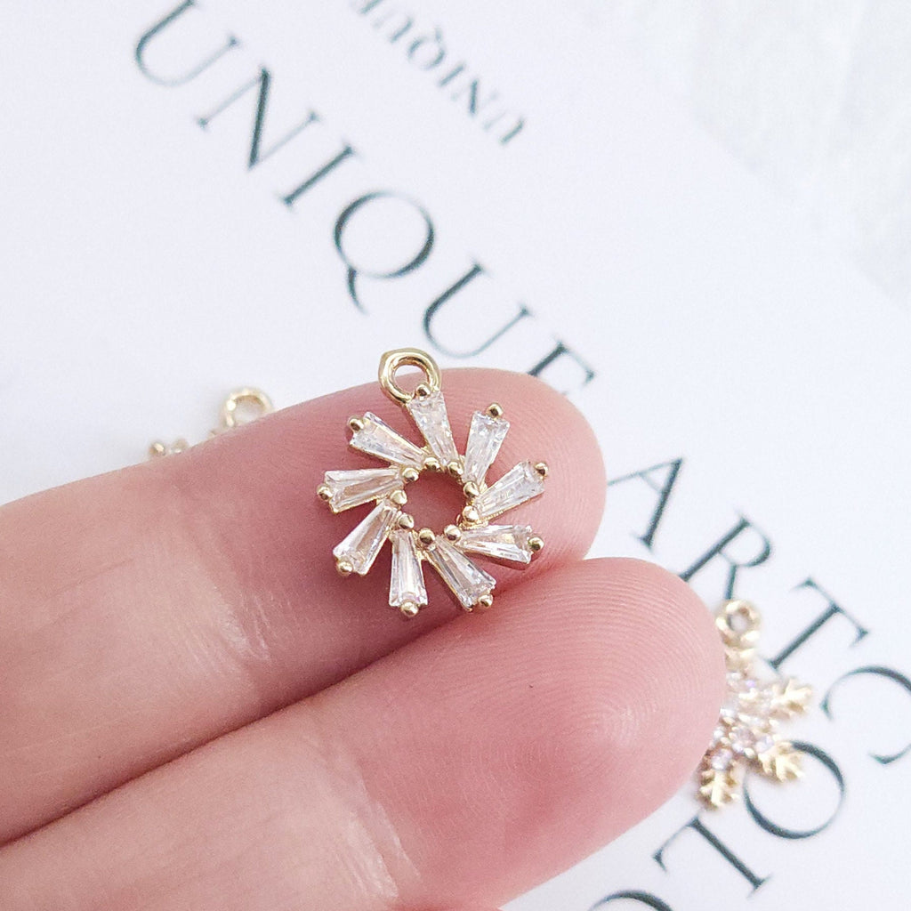 Snowflake Charm, Cubic Zircon Crystal Snowflake Pendant, CZ Earring Charms,  Gold Plated Brass Earring Charms, Jewelry Findings ZR018-F171