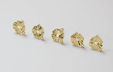 Cargar imagen en el visor de la galería, 10 pendientes redondos plisados ​​calados con aro, dorados/plateados, de plata S925, sin níquel, hipoalergénicos, JJ011