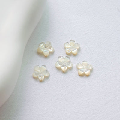 Flowers White Mother-of-Pearl, MOP Shell, Pearl Oyster, Engraved White Nacre, Shell Charm, Mother of Pearl Jewelry Making Findings RY025
