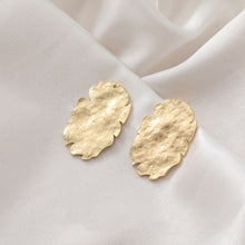 Load image into Gallery viewer, Irregular Hammered Oval Shape Pendant, Gold, Matte Gold, Silver Charm, Jewelry Making Findings JG020
