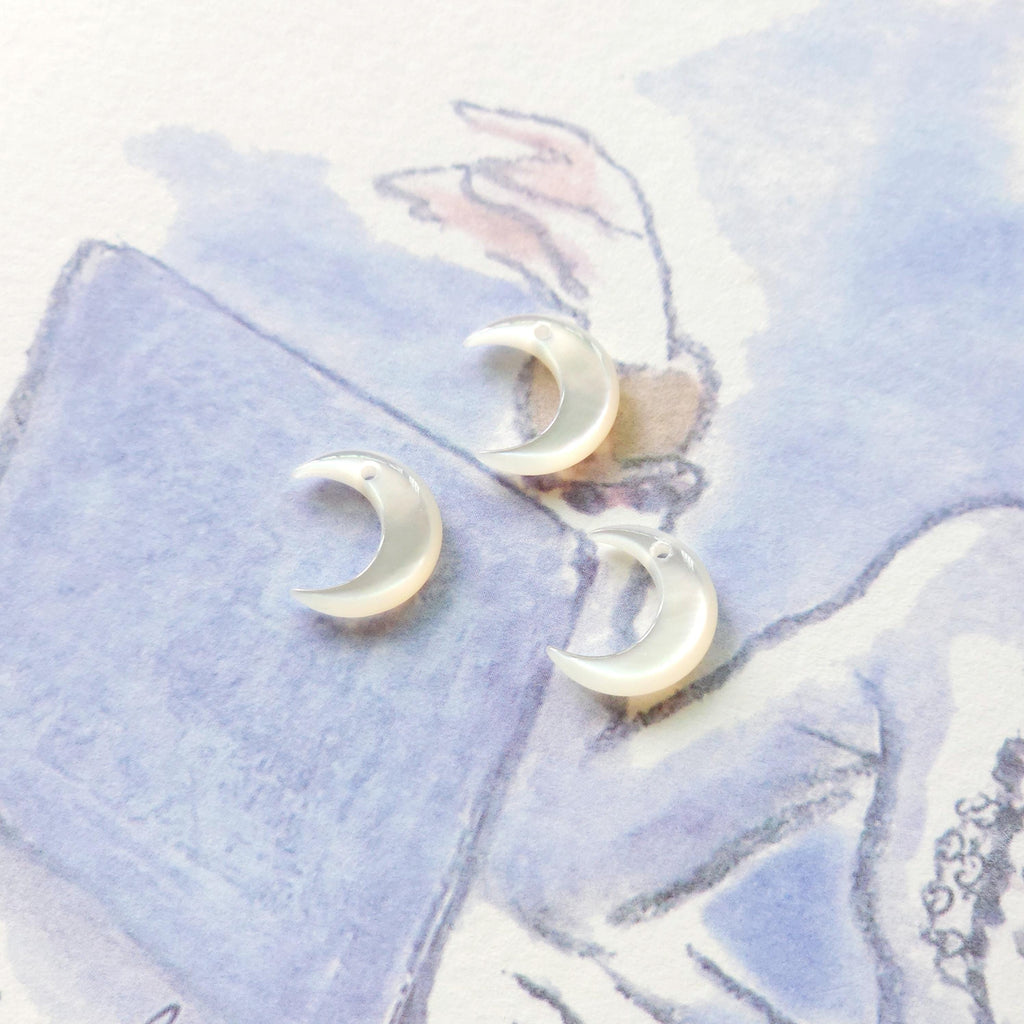 Moon Shape White Mother-of-Pearl, MOP Shell Pendant, 3D White Nacre, Ox Horn Shell Charm, Shell Jewelry Making Findings RY054