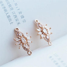 Cargar imagen en el visor de la galería, 2 colgantes de flor con forma de flor de cristal de circonita cúbica, de latón chapado en oro auténtico, accesorios de joyería JY059-F073