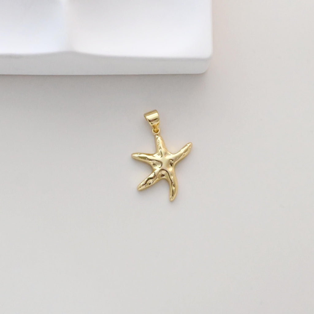 Starfish Charm, Gold Marine Life Pendant, 18k Gold Plated Brass, Necklace Making, Jewelry Findings S1318
