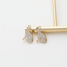 Load image into Gallery viewer, Dainty Cute Kitty Charm, CZ Pave Cat Pendant, 18K Gold Plated, Necklace Pendant Findings GZ410