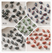 Cargar imagen en el visor de la galería, 5 cuentas espaciadoras ovaladas, colgante ovalado de cerámica pintado a mano, cuentas de cerámica para hacer joyas, hallazgos de cuentas DIY GZ439