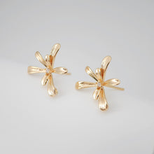 Load image into Gallery viewer, Flower Earring Post with Loop, S925 Silver Pin, 18K Real Gold Plated Brass Stud Earring With Loop, Nickel Free, Earring Finding ZX207