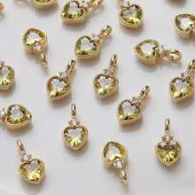 Cargar imagen en el visor de la galería, Dijes de corazón de oro, pavé de circonitas arcoíris, chapado en oro de 14 quilates, colgante de amor, colgantes para hacer collares, accesorios de joyería GZ401