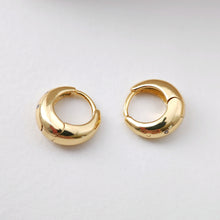 Load image into Gallery viewer, Small Gold Ear Hoops, 12*11.6mm, 18K Gold Plated Leverback Earrings, Huggie Hoops Earring S1183