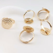 Cargar imagen en el visor de la galería, Anillo ajustable en blanco, copa con múltiples orificios, anillo sin terminar, engaste de cabujón redondo, oro de 14 quilates, base de anillo de plata, anillo minimalista ZX168