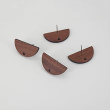 تحميل الصورة إلى عارض المعرض، أقراط خشبية من 4 قطع، أقراط خشبية نصف دائرية للنساء، مصنوعة من خشب الجوز المُعاد تدويره، خالية من النيكل، أقراط هندسية مميزة، رقم المنتج JT973