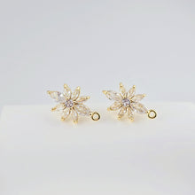 تحميل الصورة إلى عارض المعرض، أقراط على شكل زهرة من الزركونيا المكعبة، مطلية بالذهب مع حلقة، مضادة للحساسية، أدوات يدوية الصنع، لوازم صنع الأقراط بنفسك D0261