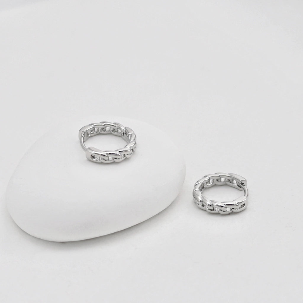 Twisted Ear Hoops, Round Hoops, 13.6mm, 18K Gold Plated Leverback Earrings, Huggie Hoops Earring D0522