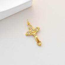 Cargar imagen en el visor de la galería, Dijes de cruz, colgante de cruz con pavé de circonitas, colgante religioso, latón chapado en oro de 18 quilates, dijes para hacer collares, accesorios de joyería S1333