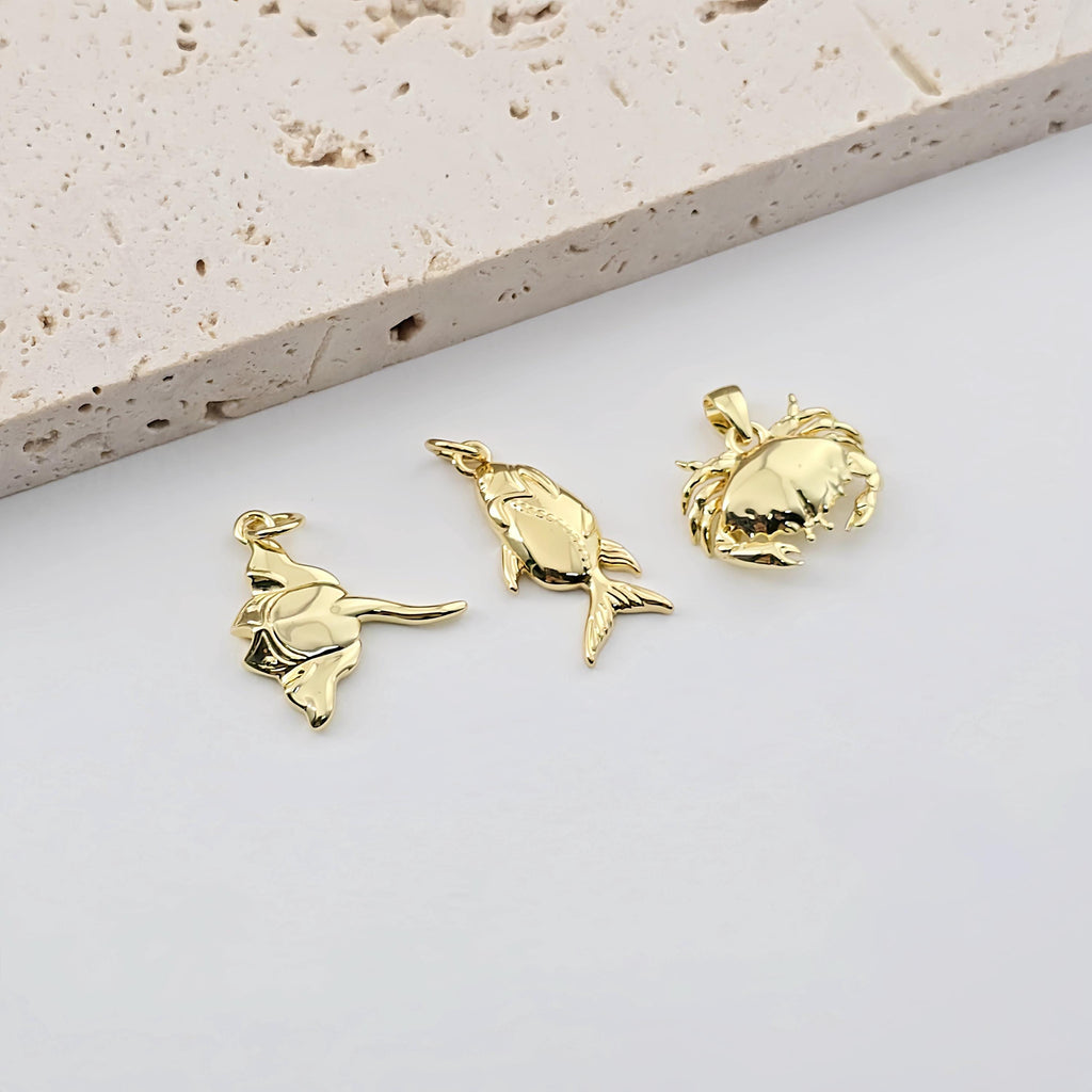 Gold Marine Life Pendant, 18k Gold Plated Brass Charm, Polish Gold Fish Pendant, Necklace Making, Jewelry Findings S1271