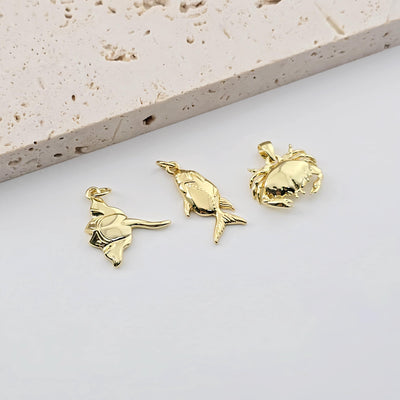 Gold Marine Life Pendant, 18k Gold Plated Brass Charm, Polish Gold Fish Pendant, Necklace Making, Jewelry Findings S1271