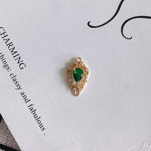 Cargar imagen en el visor de la galería, 4 piezas de dijes de conector de flor con bucles, conector bohemio, colgante de pavé cúbico, fabricación de pulseras y collares, accesorio de joyería chapado en oro MY033-F037