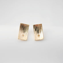 Load image into Gallery viewer, Curved Rectangular Ear Post with hole, Nickel Free, 18K Gold/ Silver Plated Stud Earring Finding ZX201