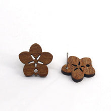 Load image into Gallery viewer, 10PCS Wooden Flower Studs Collection, Geometric Wooden Earring Findings, Nickel Free, Earring Finding MY019-JT001