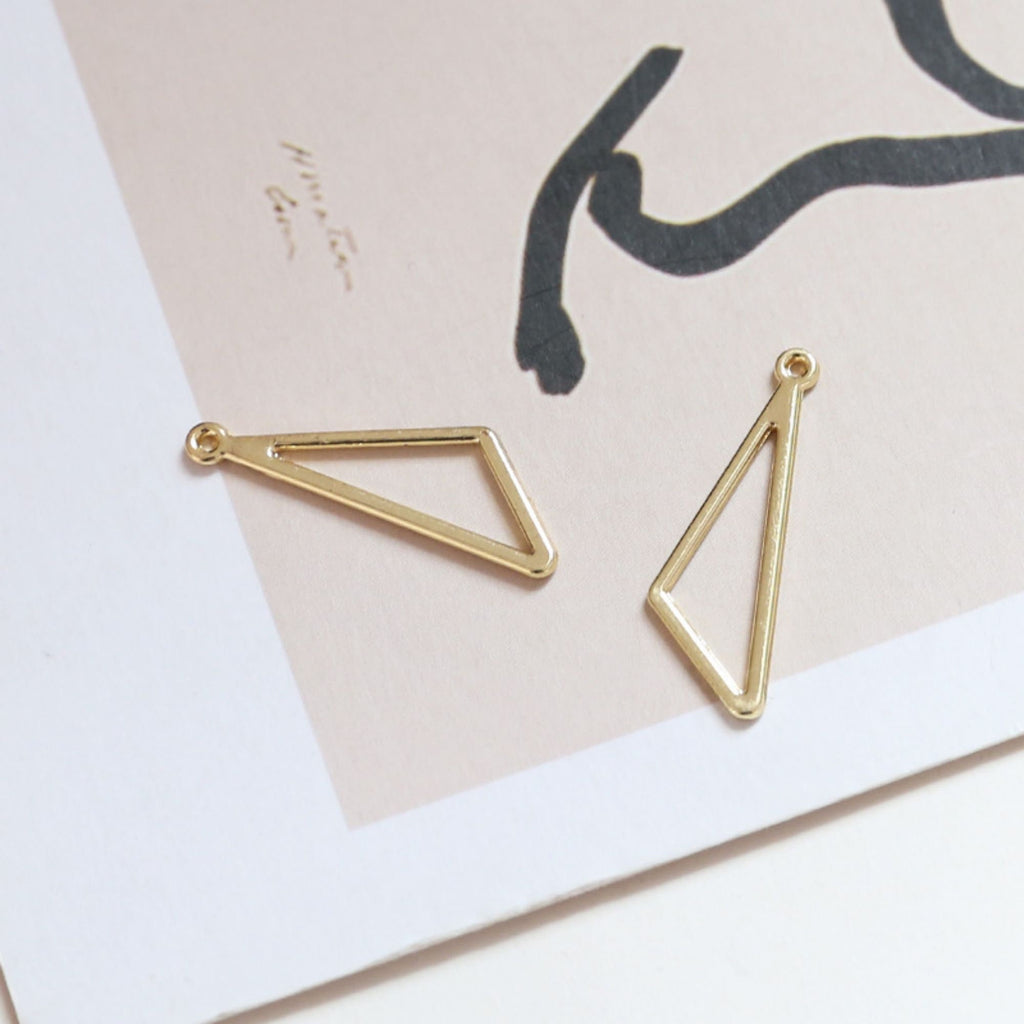 10 colgantes calados con aro, triángulo, diamante, rectangular, chapado en oro de 18 quilates, BY017