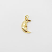 Load image into Gallery viewer, Cubic Crescent Moon Charm, 18K Gold Plated Moon Pendant, Micro CZ Pave OX Horn Charms, Jewelry Findings S20698