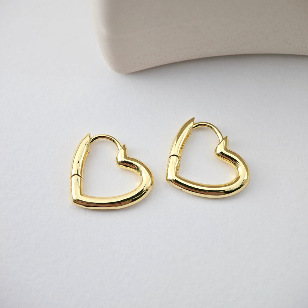 Heart Hoop Earring, Huggie Hoops Earring Finding, Heart Ear Hoops, 17.8mm, 18k Gold/Silver hoop earrings S1236