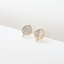 تحميل الصورة إلى عارض المعرض، قرط صدفي غير منتظم، مطلي بالذهب عيار 14 قيراطًا، دبوس فضة S925 خالٍ من النيكل، نتائج قرط مضادة للحساسية JJ022