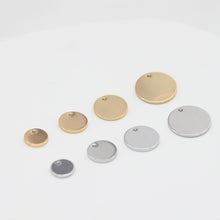 Cargar imagen en el visor de la galería, 10 colgantes redondos chapados en oro de 14 quilates con aro, dije redondo de plata, accesorios para bisutería QR041-D0010