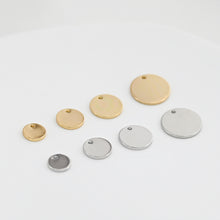 Cargar imagen en el visor de la galería, 10 colgantes redondos chapados en oro de 14 quilates con aro, dije redondo de plata, accesorios para bisutería QR041-D0010