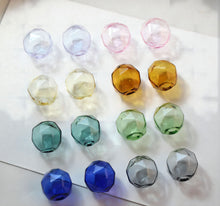 تحميل الصورة إلى عارض المعرض، خرز فقاعات زجاجي متعدد الأوجه، 16 مم، كرات دائرية مجوفة منفوخة يدويًا لصنع المجوهرات، أصفر، أخضر، أزرق داكن، وردي، DIY Beads Finding GZ009