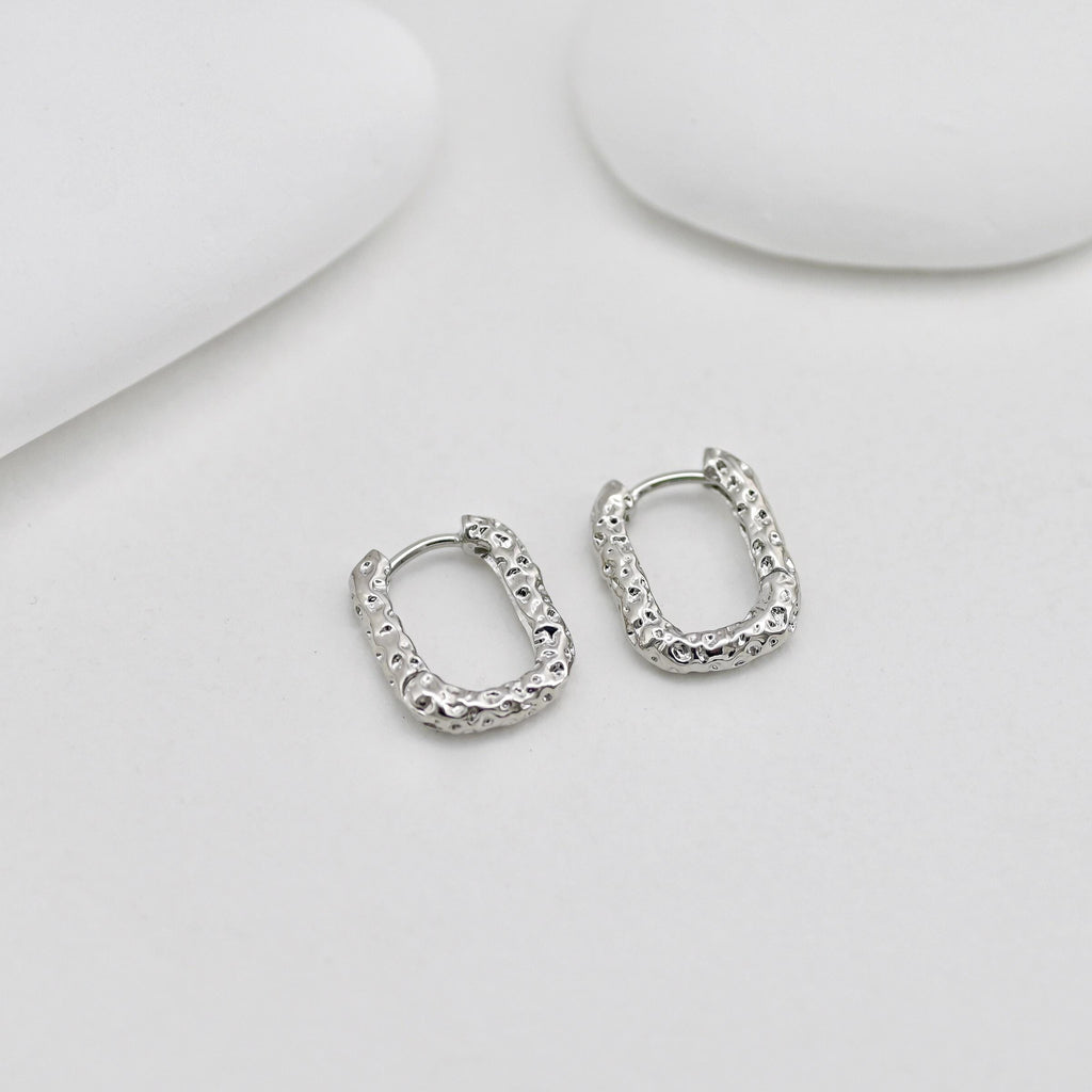 U Shape Hammered Hoop, Rectangular Hoops, 15.4mm, 18K Gold Plated Leverback Earrings, Huggie Hoops Earring D0530