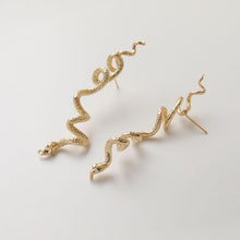تحميل الصورة إلى عارض المعرض، قرط أذن على شكل ثعبان مع حلقة، ذهب/فضة عيار 14 قيراط، قرط فضة S925 خالٍ من النيكل، قرط أذن على شكل ثعبان مع حلقة GZ733