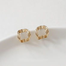 تحميل الصورة إلى عارض المعرض، قرط أذن من الفضة الإسترليني عيار 925، دبوس أذن غير منتظم، خالٍ من النيكل، مشبك أذن ذهبي/فضي، مضاد للحساسية، GE066