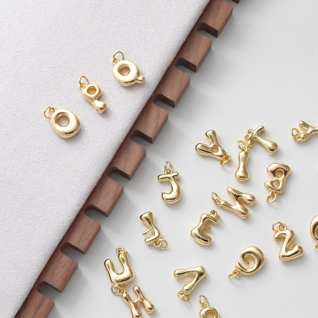 Dije de letra del alfabeto, inicial chapada en oro brillante de 18 quilates, personalizado y minimalista para hacer collares y pulseras S1395