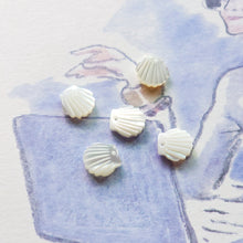 Load image into Gallery viewer, Scallop Shape White Mother-of-Pearl, MOP Shell Pendant, Fan-shaped White Nacre, Shell Charm, Mother of Pearl Jewelry Making Findings RY008