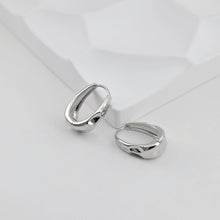 Load image into Gallery viewer, Gold Oval Ear Hoops, 18K Gold/Silver Plated Leverback Earrings, Huggie Hoops Earring D0565