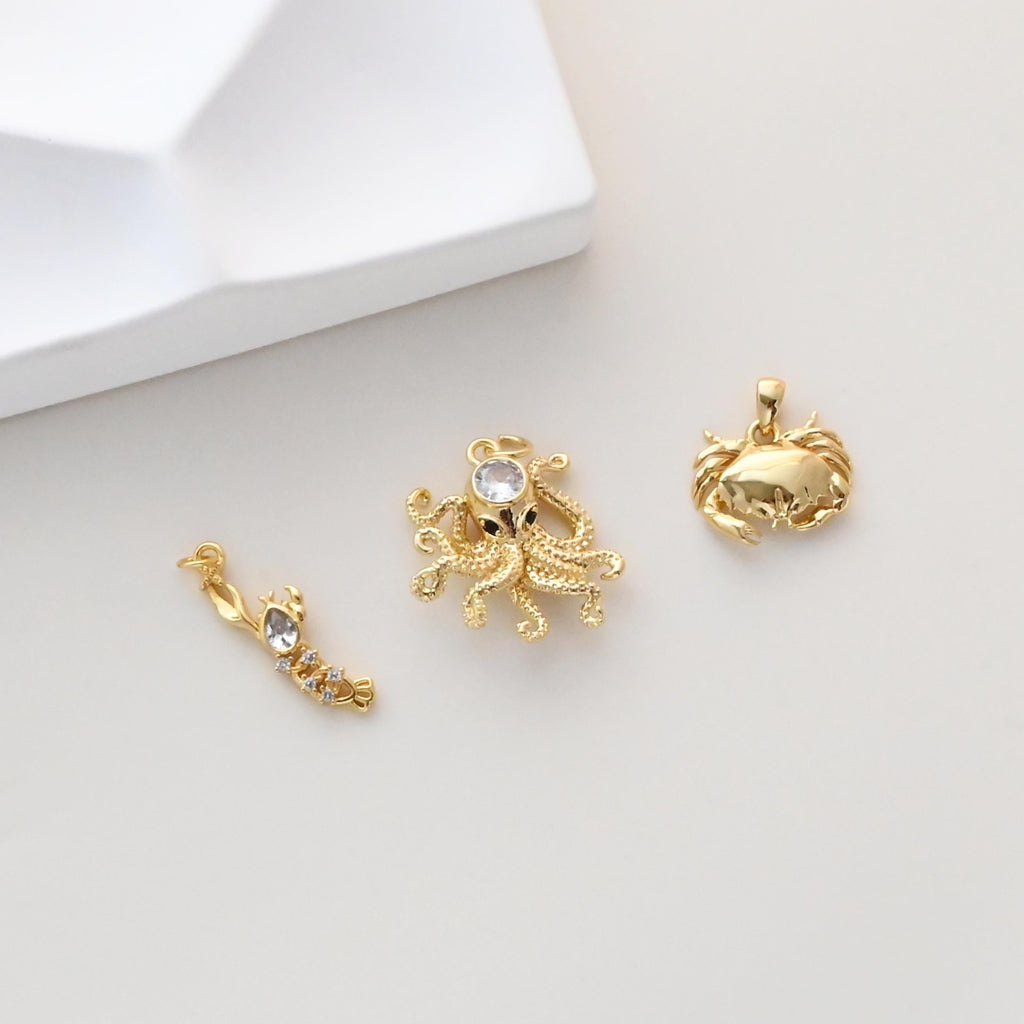 Colgante de cangrejo, colgante de pulpo, colgante de langosta, dije de vida marina en oro, latón chapado en oro de 18 quilates, pavé de circonitas, accesorios de joyería S1316